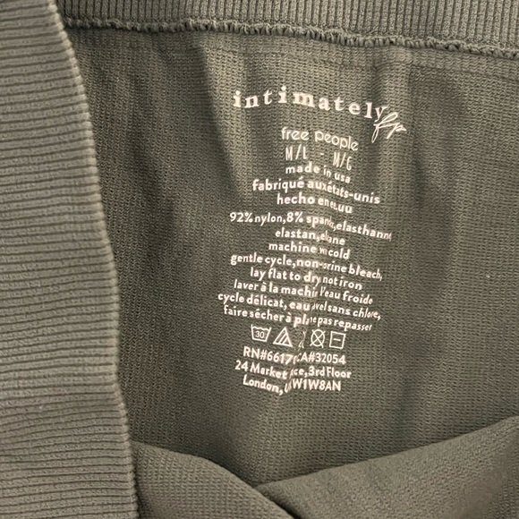 Free People seamless rib bike short - size M/L - Picture 3 of 3